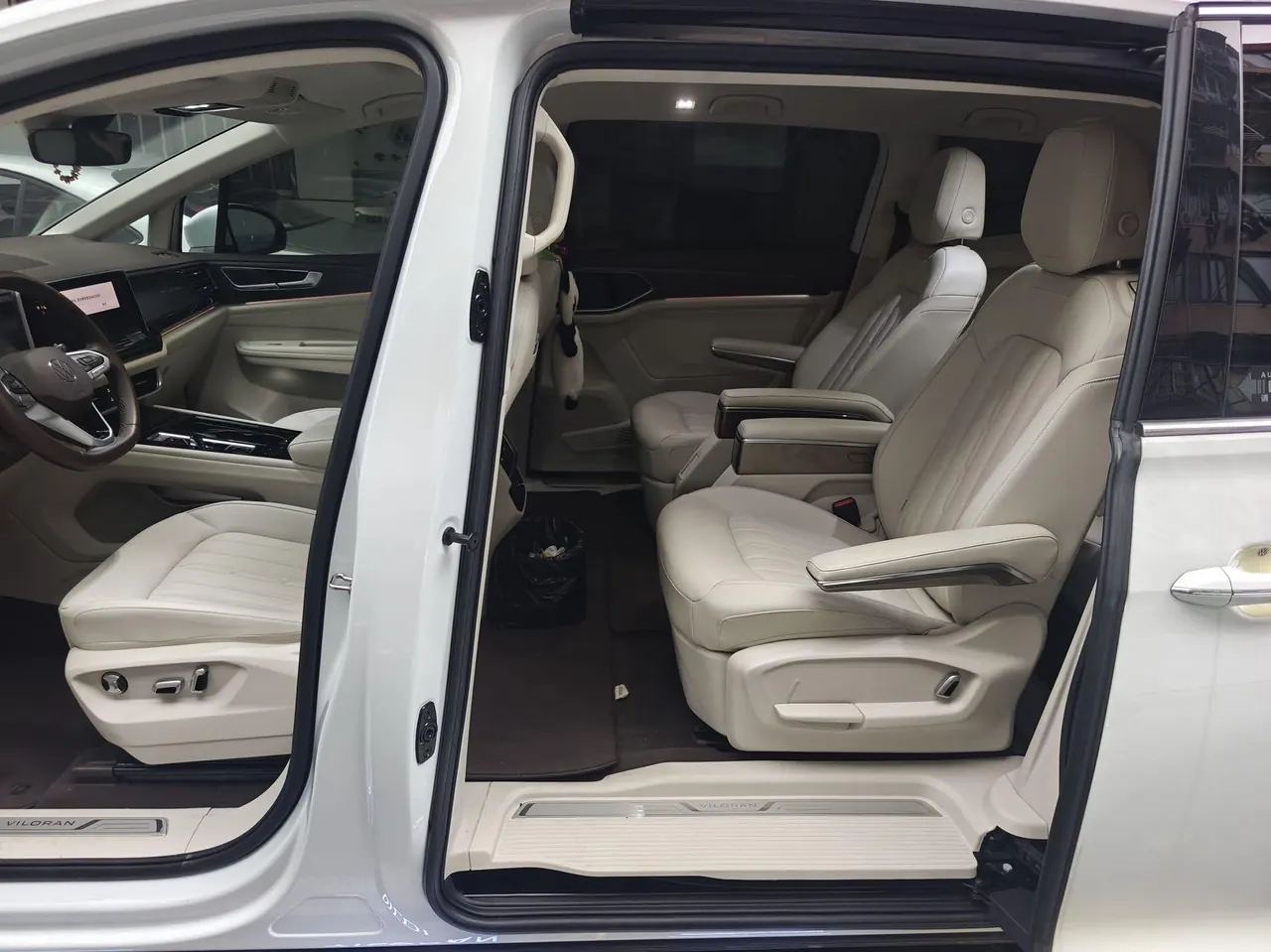 Volkswagen 2023 models of Viran (Viloran) 2.0TSI 330TSI Deluxe Edition Automatic Gear 4