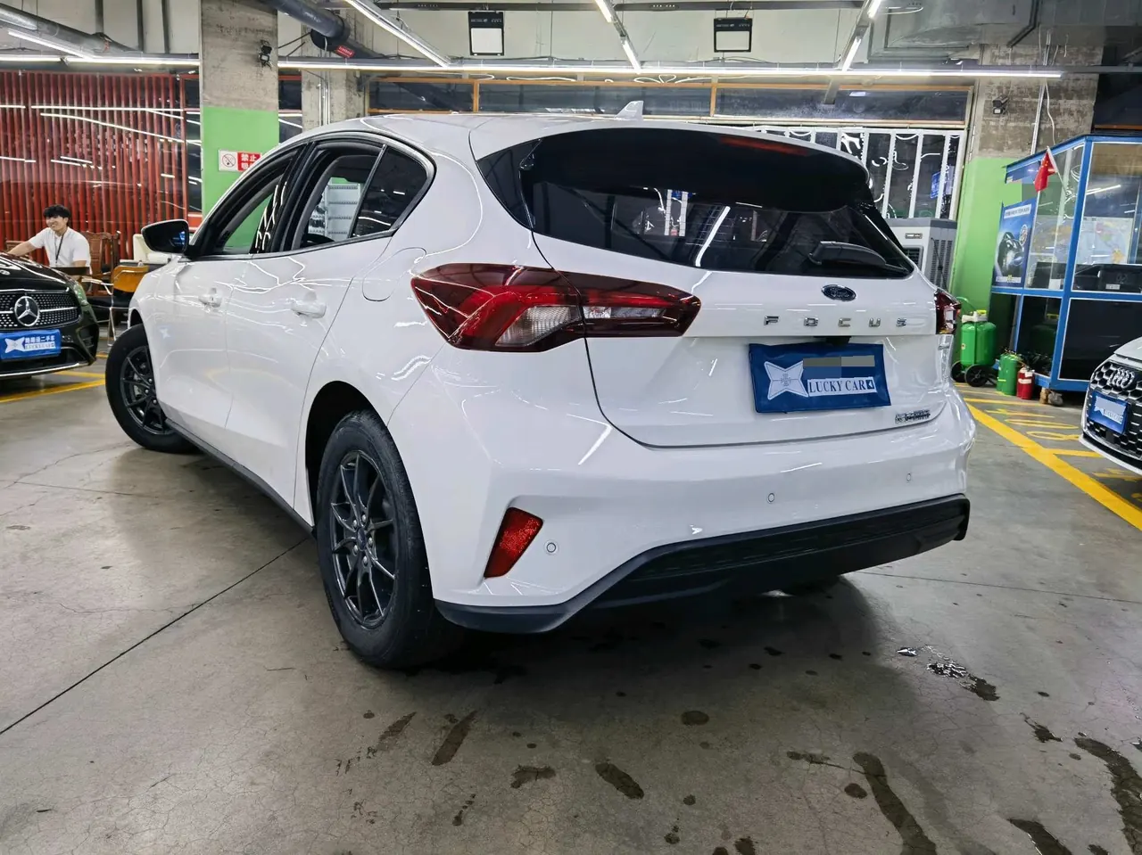 Ford 2022 Fox-hatchback 1.5T EcoBoost 180 Racing Edition Automatic Gear 10