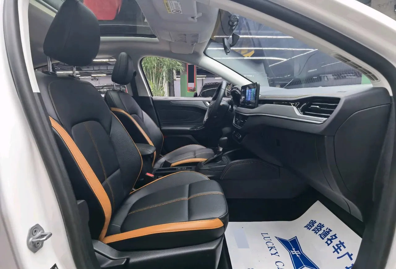Ford 2022 Fox-hatchback 1.5T EcoBoost 180 Racing Edition Automatic Gear 12