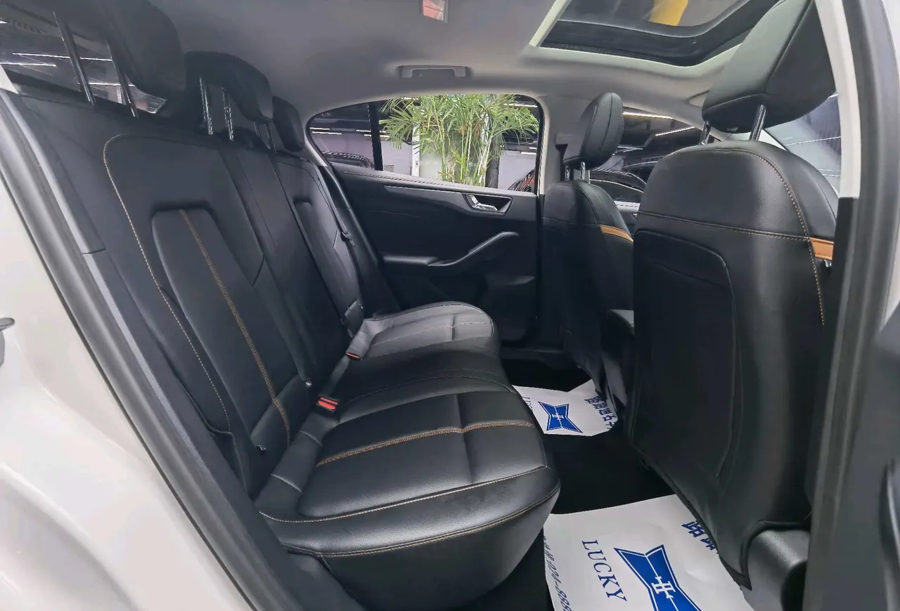 Ford 2022 Fox-hatchback 1.5T EcoBoost 180 Racing Edition Automatic Gear 13