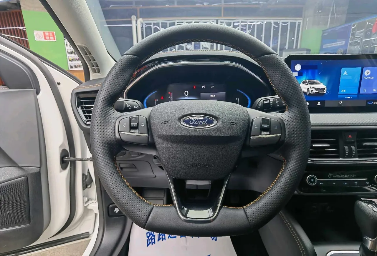 Ford 2022 Fox-hatchback 1.5T EcoBoost 180 Racing Edition Automatic Gear 14