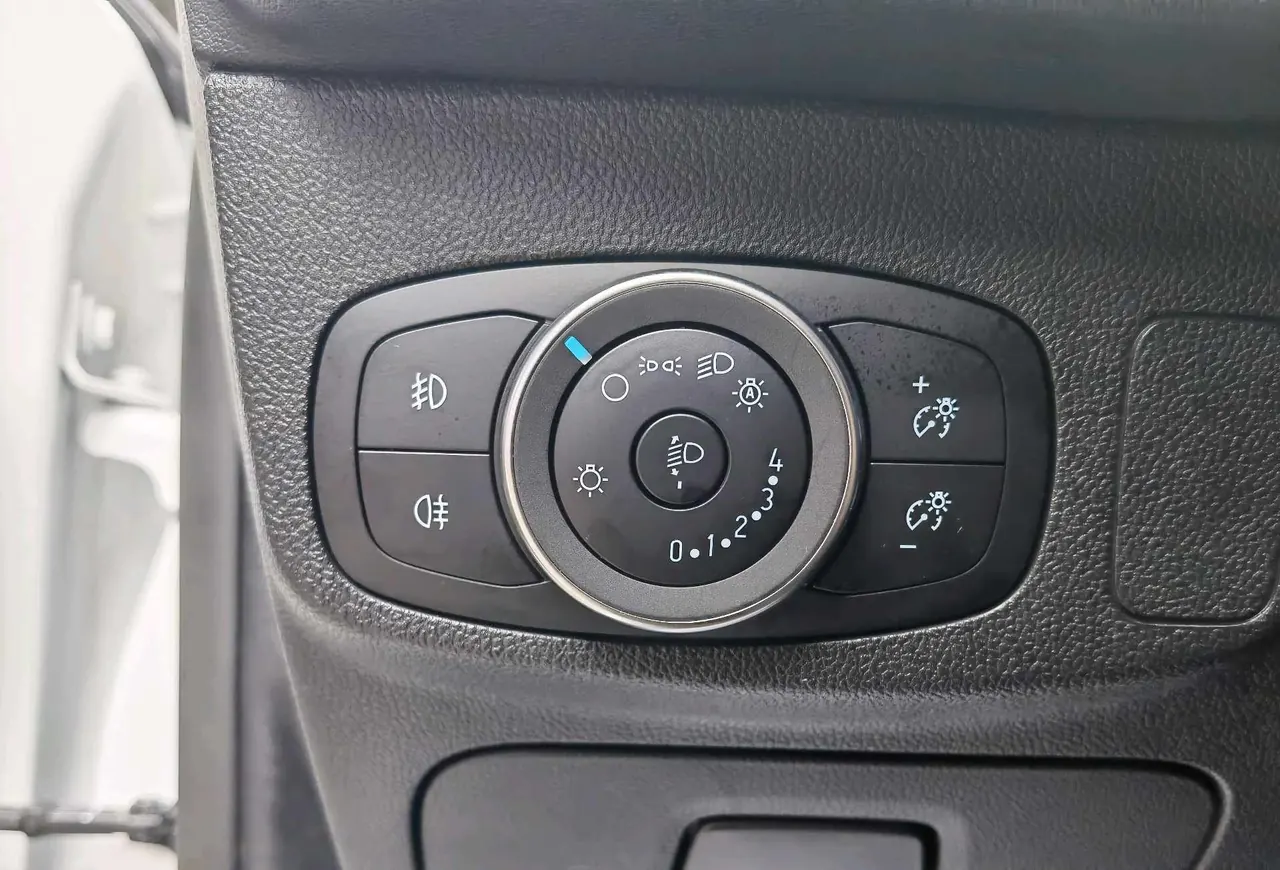 Ford 2022 Fox-hatchback 1.5T EcoBoost 180 Racing Edition Automatic Gear 4