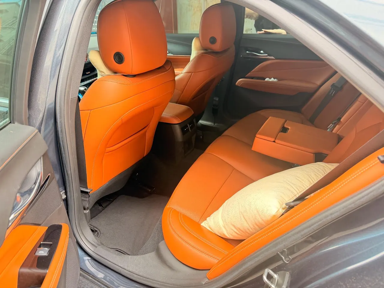 Cadillac 2022 CT4 2.0T 28T luxury automatic gear 3