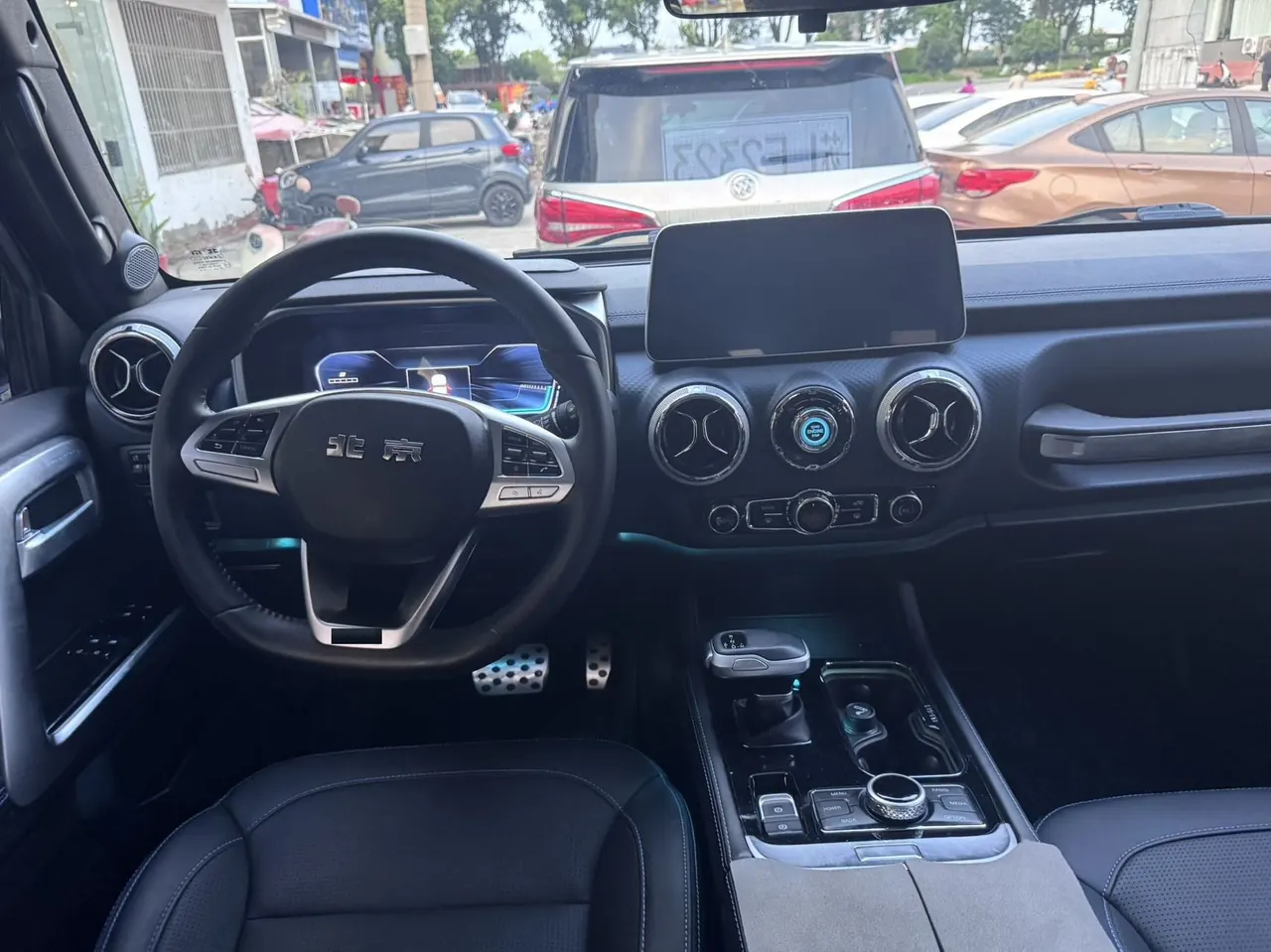 Beijing 2023 BJ40 2.0T 4-wheel drive city hunter version chivalrous automatic gear 8