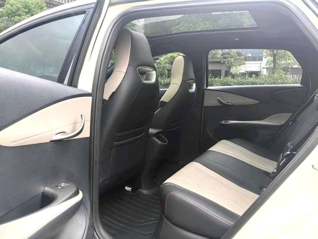 BYD 2023 Dolphin 420km Fashion Edition Automatic 10