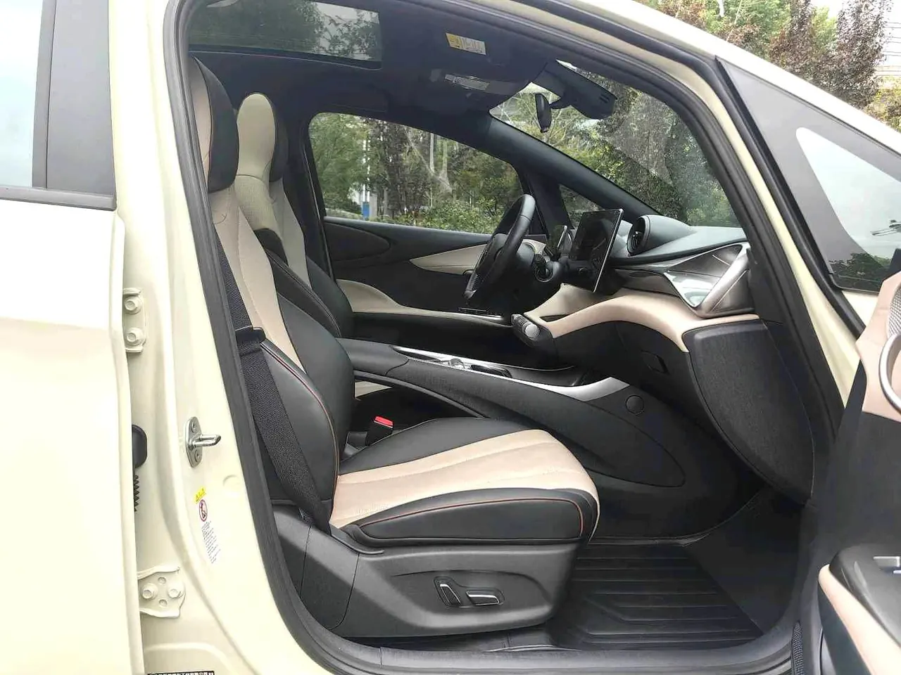BYD 2023 Dolphin 420km Fashion Edition Automatic 2
