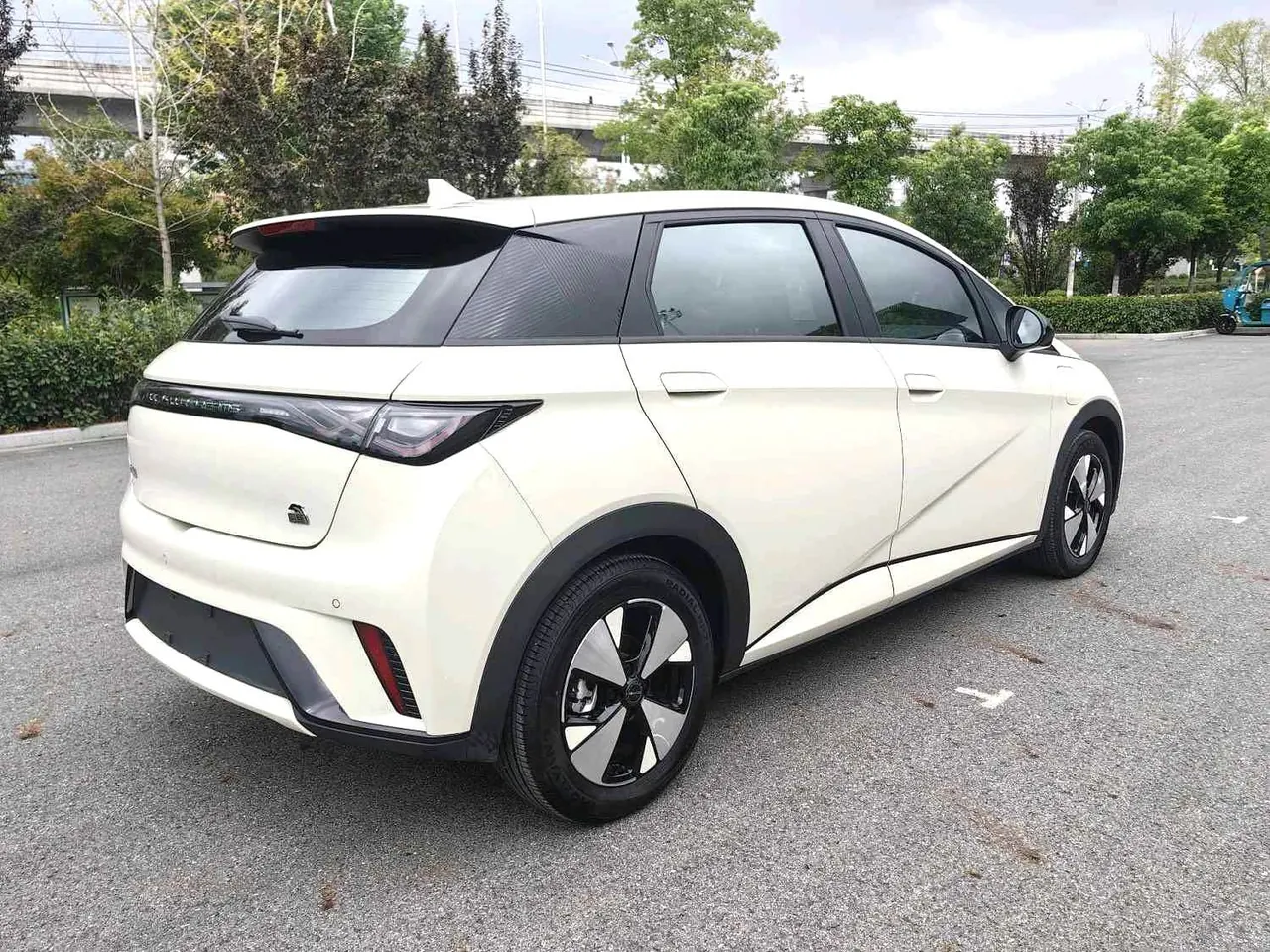 BYD 2023 Dolphin 420km Fashion Edition Automatic 4