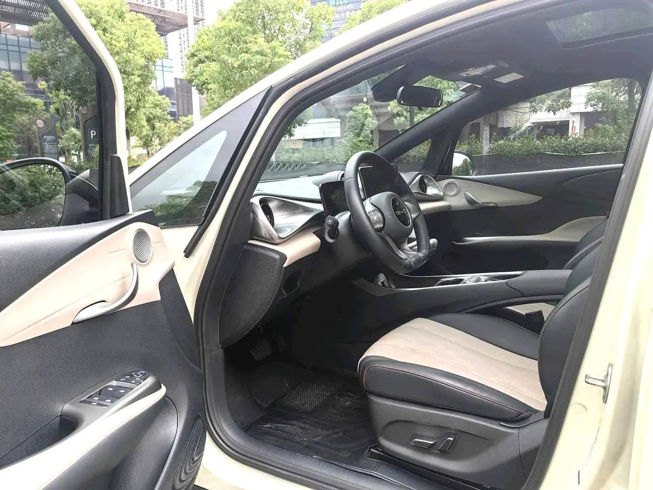 BYD 2023 Dolphin 420km Fashion Edition Automatic 9