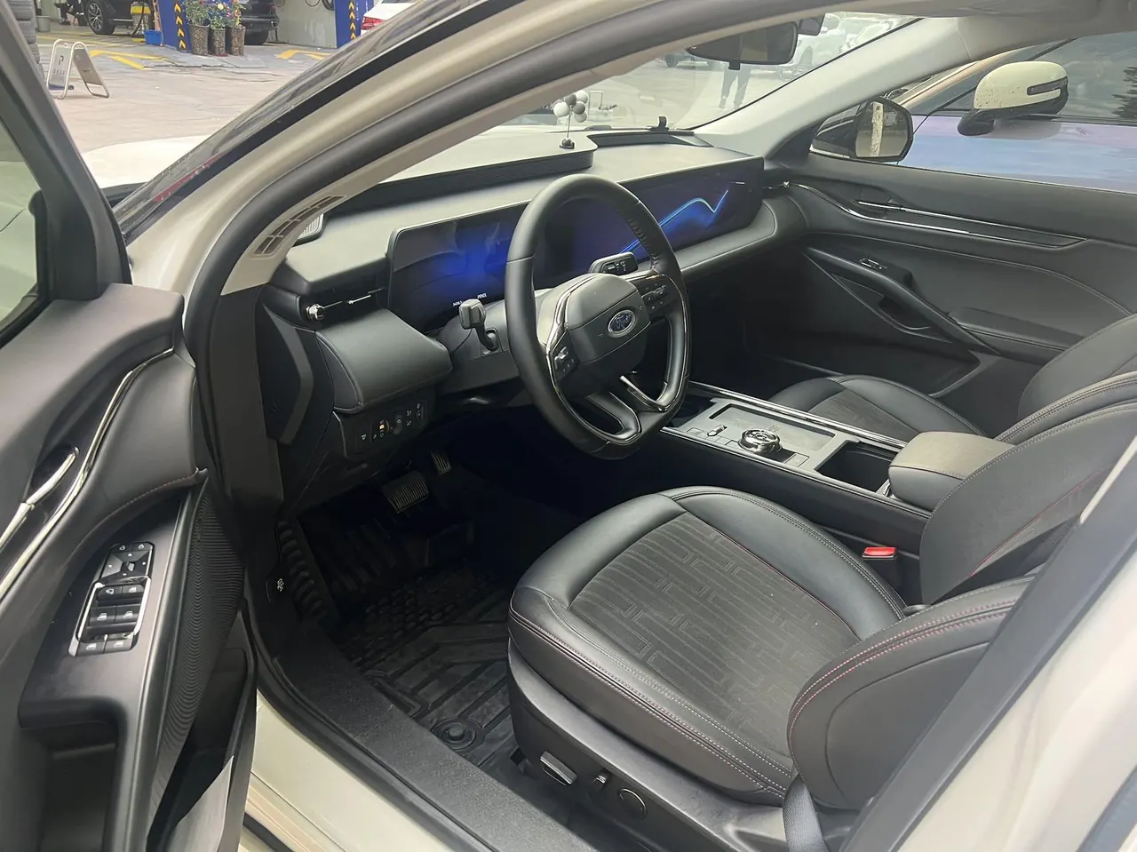 Ford 2023 Mondeo 2.0T EcoBoost 245 luxury automatic gear 4
