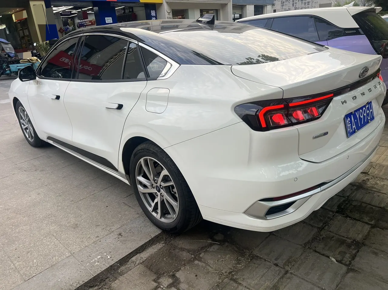 Ford 2023 Mondeo 2.0T EcoBoost 245 luxury automatic gear 6