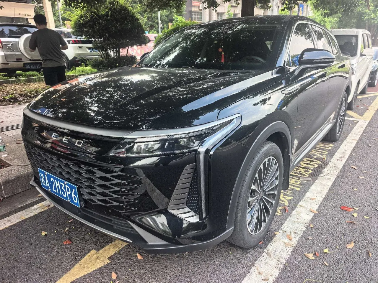 打开图片灯箱:Xingtu 2023 Eta Eta Eta 2.0T 400T Four-wheel Drive Premium Flying Fish Edition Automatic Gear