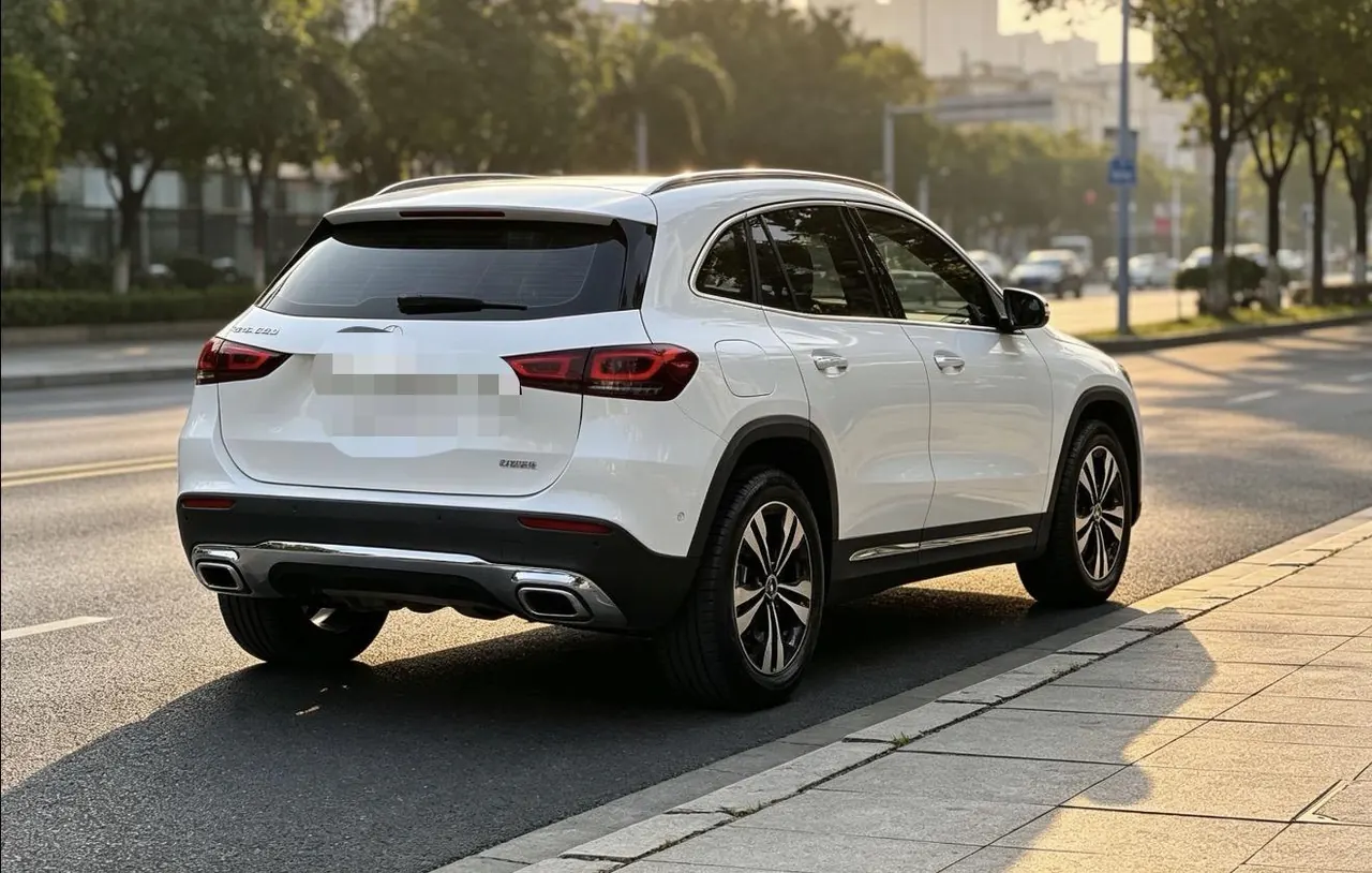Mercedes Benz 2022 GLA 220 2.0T automatic gear 4