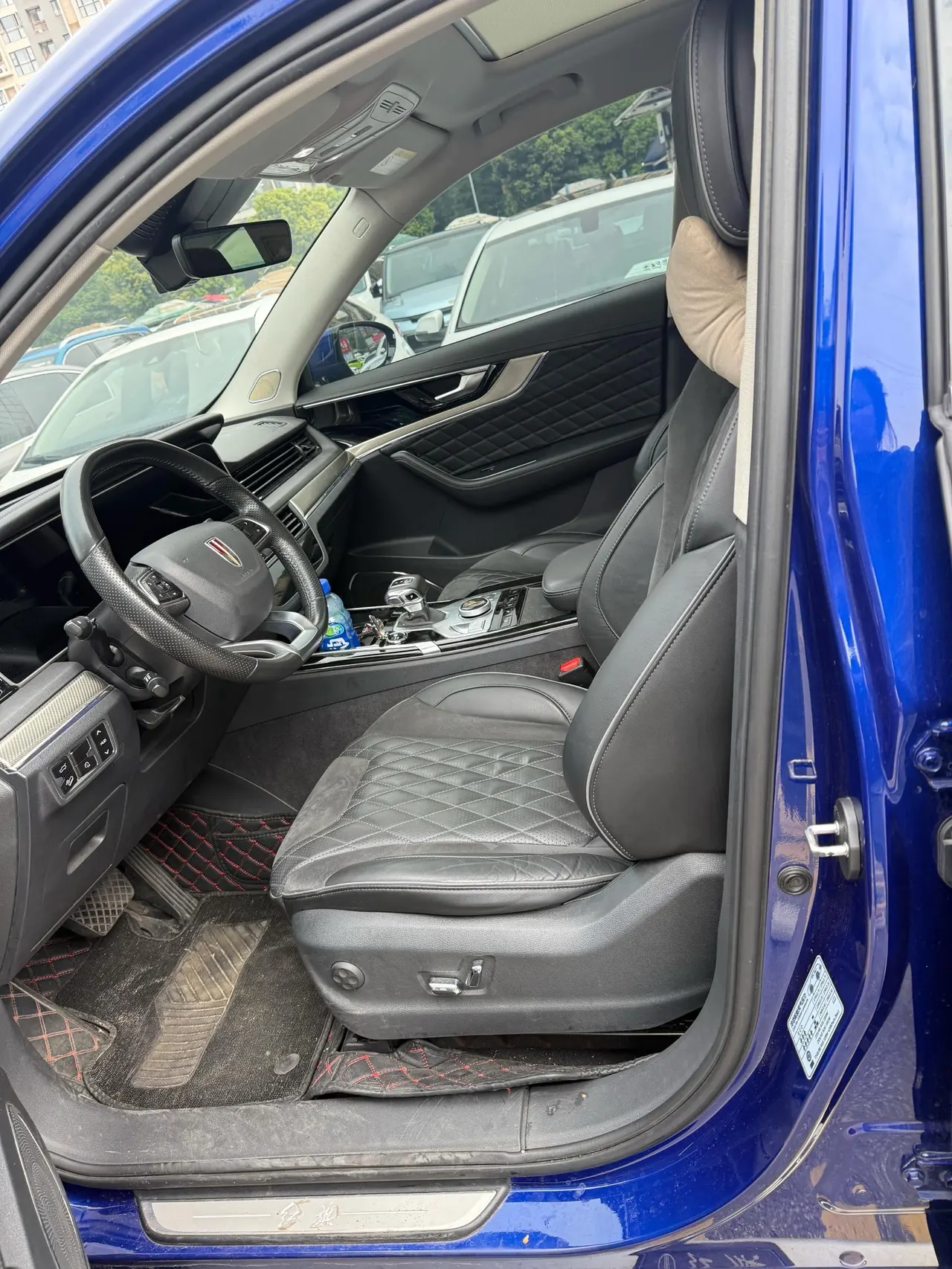 HongQi 2022 HS5 2.0T 4-wheel drive smart flag-sharing version automatic gear 6