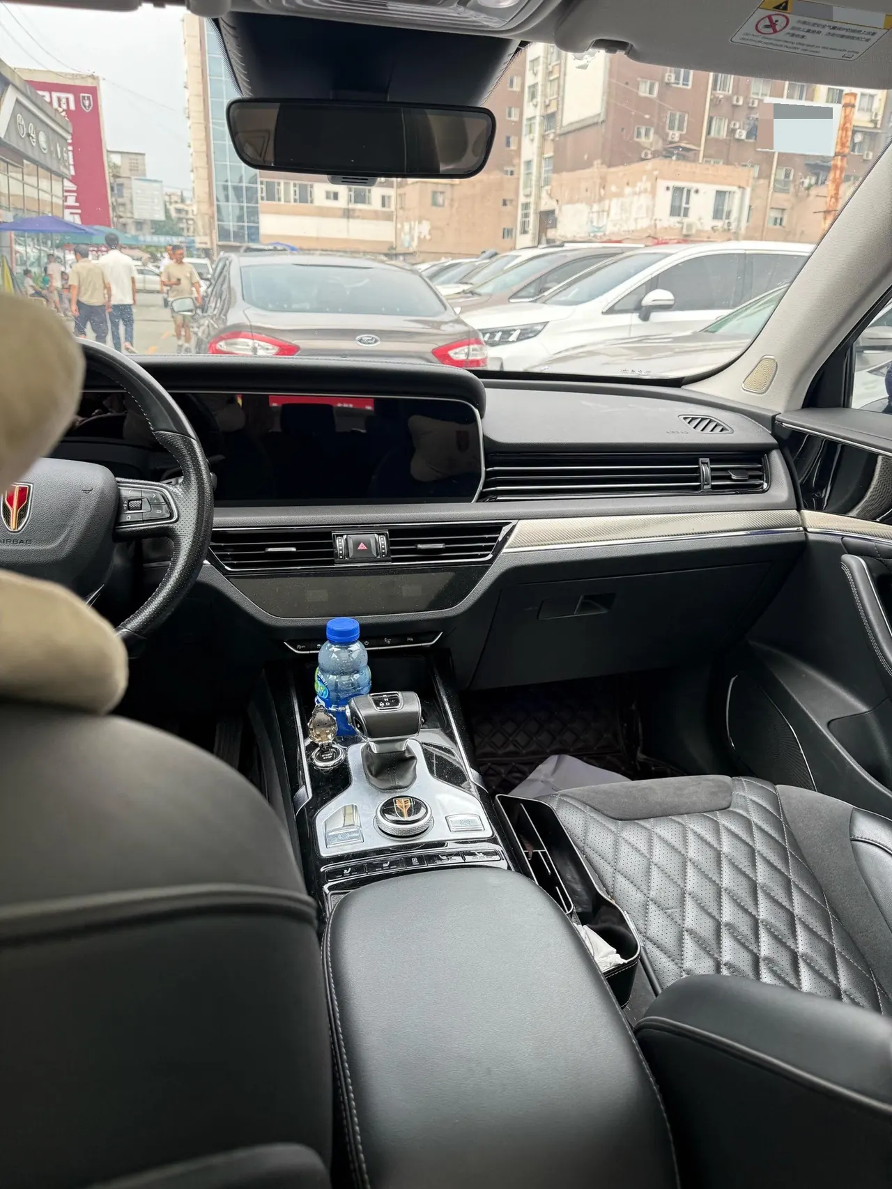 HongQi 2022 HS5 2.0T 4-wheel drive smart flag-sharing version automatic gear 9