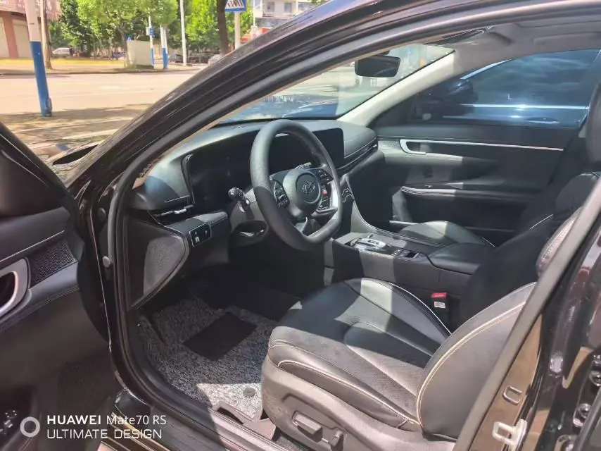 Hyundai 2021 Name Figure 1.5TGDi 270TGDi LUX Premium Edition Automatic Gear 3