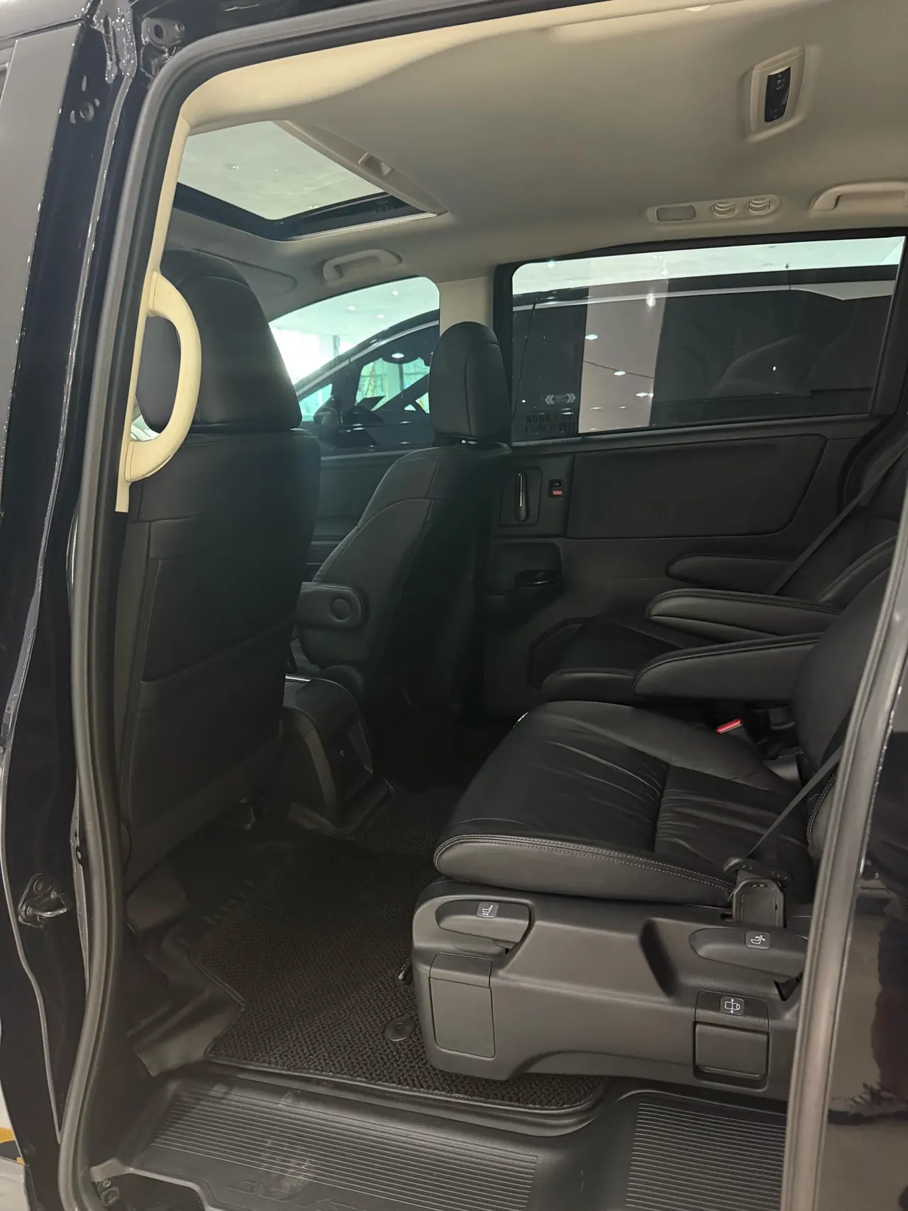 Honda 2022 Odyssey Hybrid 2.0 Stepless Sharp and Leading Edition Automatic Gear 6
