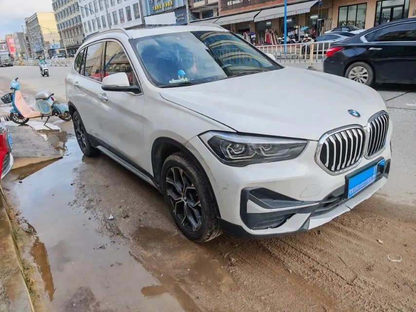 BMW 2020 X1 sDrive20Li 1.5T fashion automatic gear 3