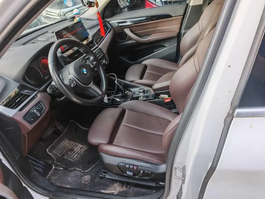 BMW 2020 X1 sDrive20Li 1.5T fashion automatic gear 7