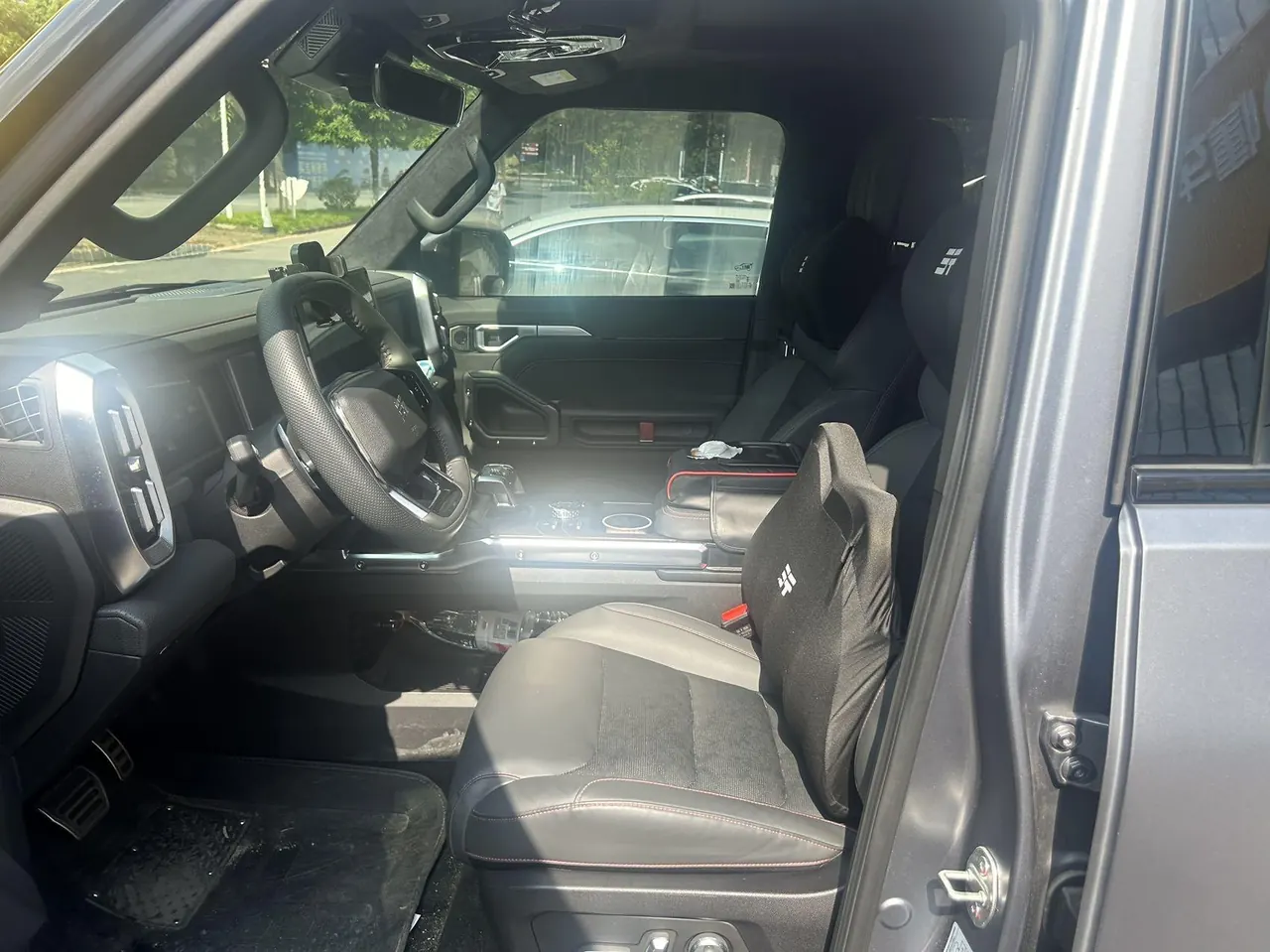 Jetour 2024 Traveler 2.0T Four-wheel Drive Through PRO Entertainment Edition Automatic Gear 4