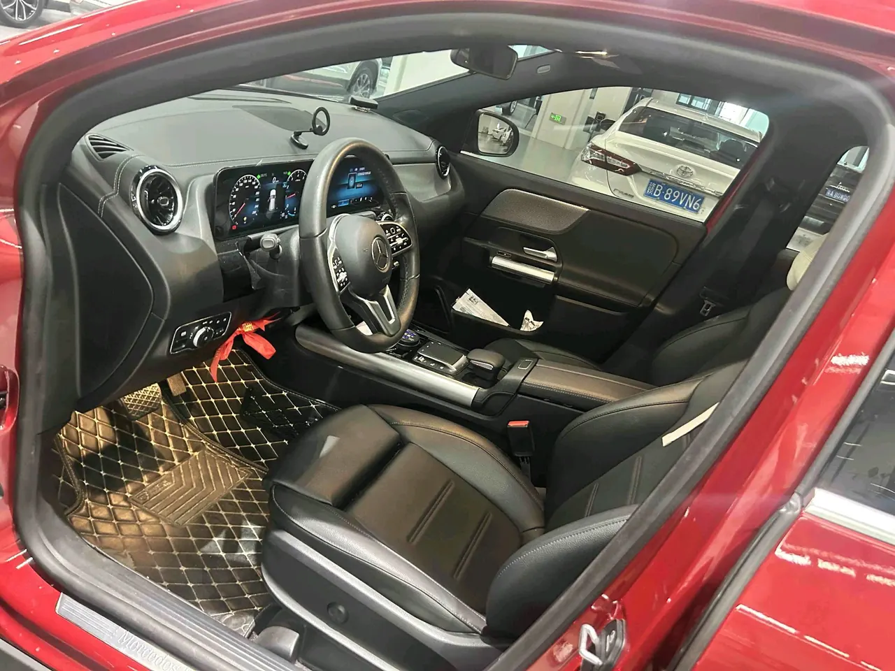 Mercedes Benz 2022 GLA 180 1.3T automatic gear 3