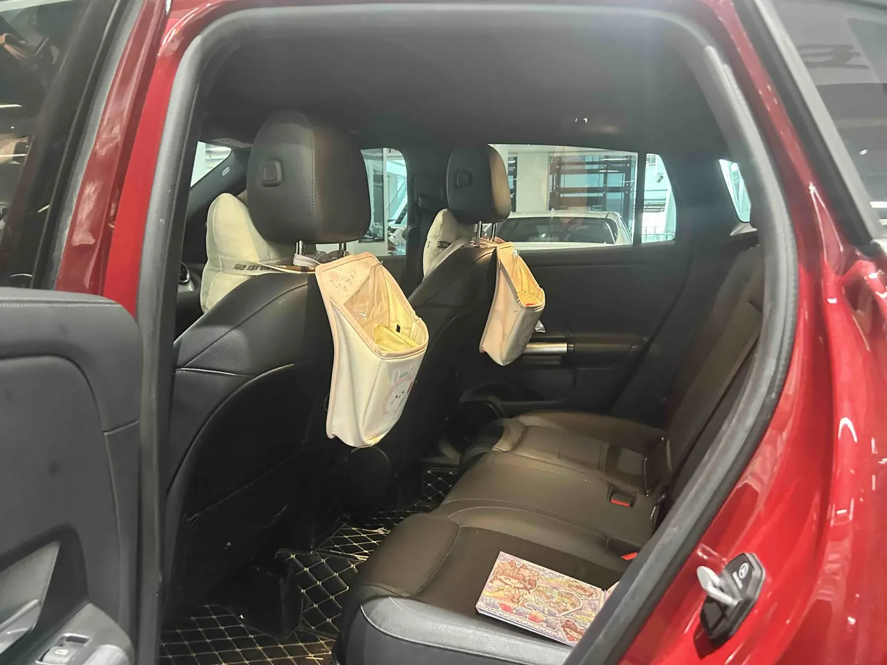 Mercedes Benz 2022 GLA 180 1.3T automatic gear 4