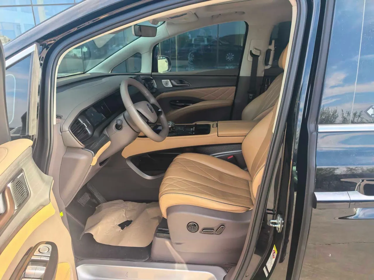 Denza 2022 Denza D9 DM-i 1.5T stepless 970 four-wheel drive flagship automatic gear 7