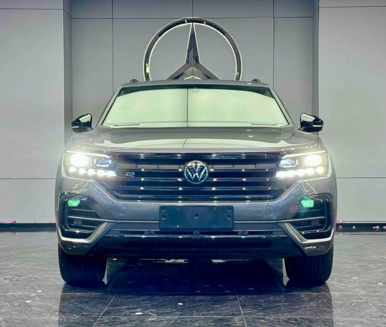Volkswagen Touareg (Imported) 2022 Touareg 3.0TSI Sharp Edition Obsidian Black Sports Suit Automatic Gear 2