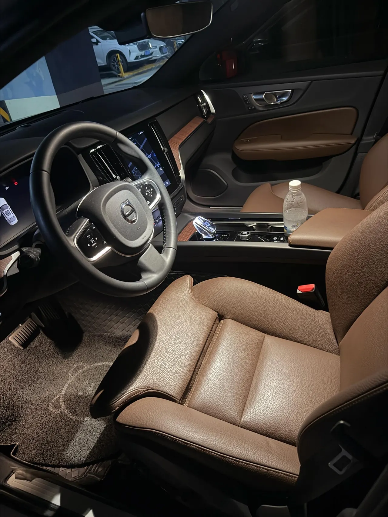 Volvo 2024 S60 48V 2.0T B4 Zhiyuan Deluxe Edition Automatic Gear 2