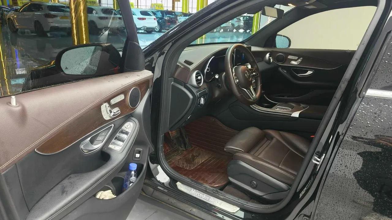 Mercedes Benz 2022 GLC 260 L 4MATIC 2.0T Luxury (Change 2) Automatic Gear 4