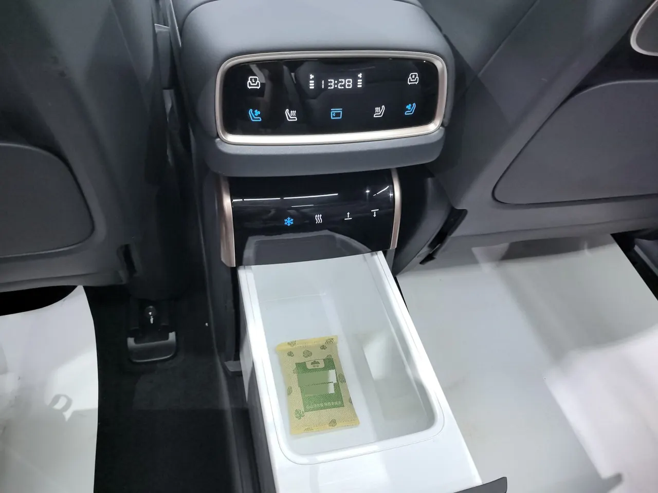 Yi Pai 2024 E π 008 210Max Range-extended Automatic Gear 8