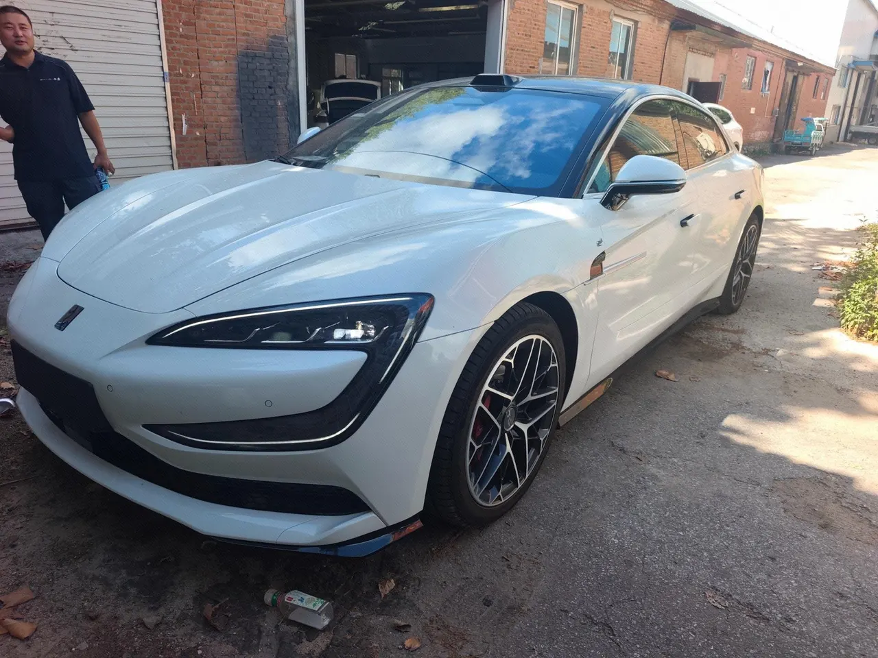 Open image lightbox: YangWang 2025 U7 EV Ultimate 4-seat Automatic Gear
