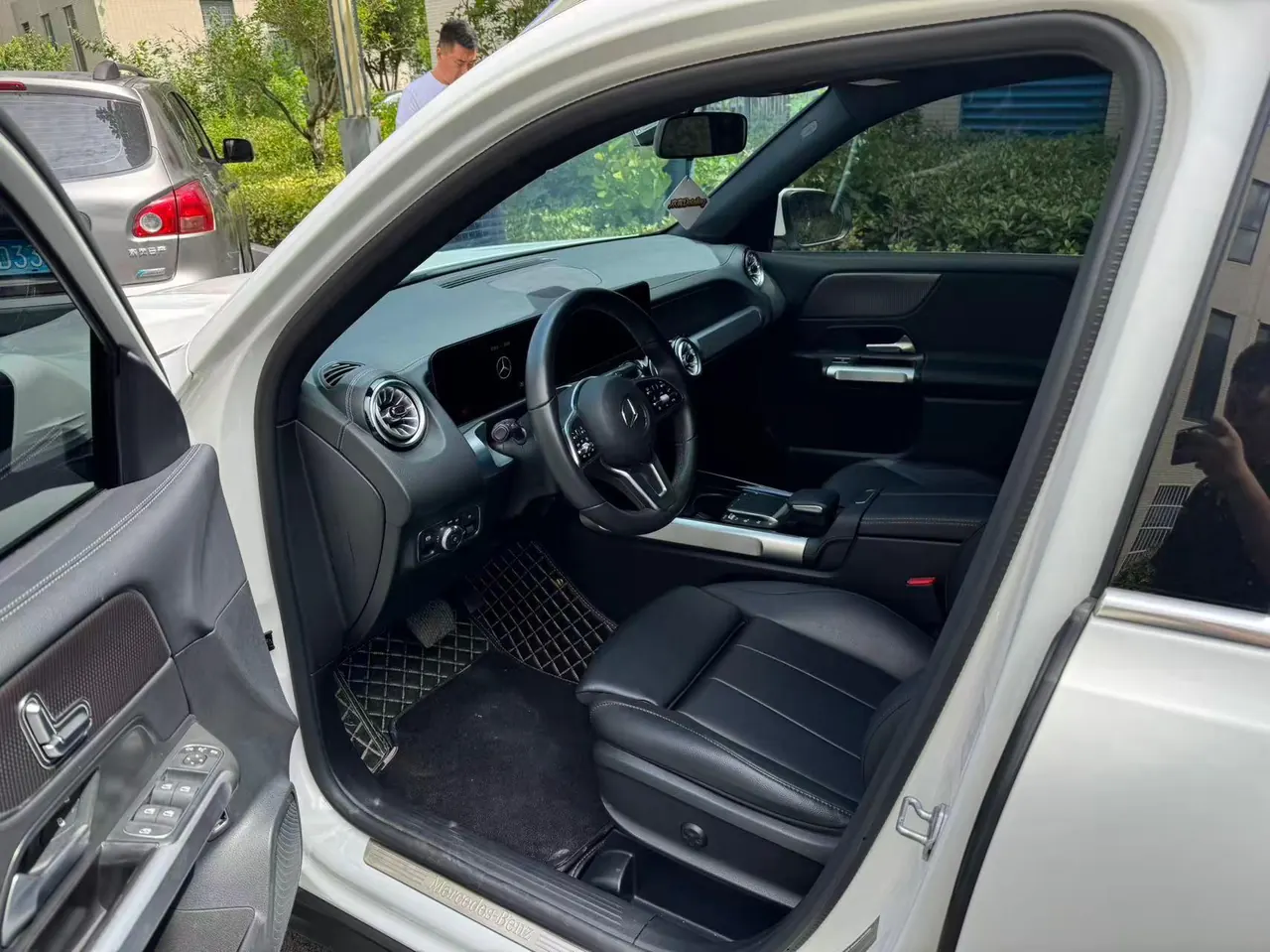 Mercedes Benz 2023 GLB 220 2.0T Dynamic Automatic 2