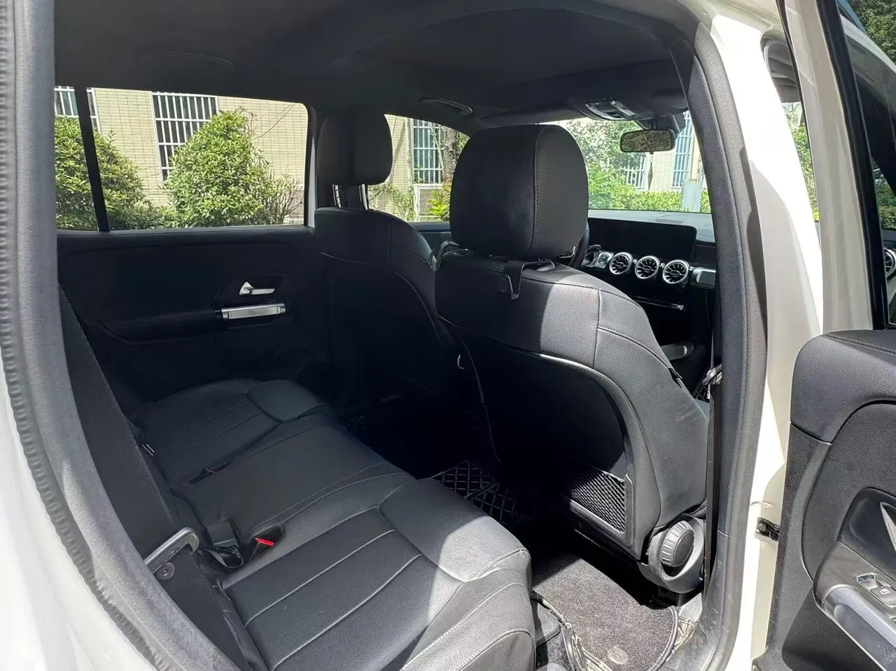 Mercedes Benz 2023 GLB 220 2.0T Dynamic Automatic 5