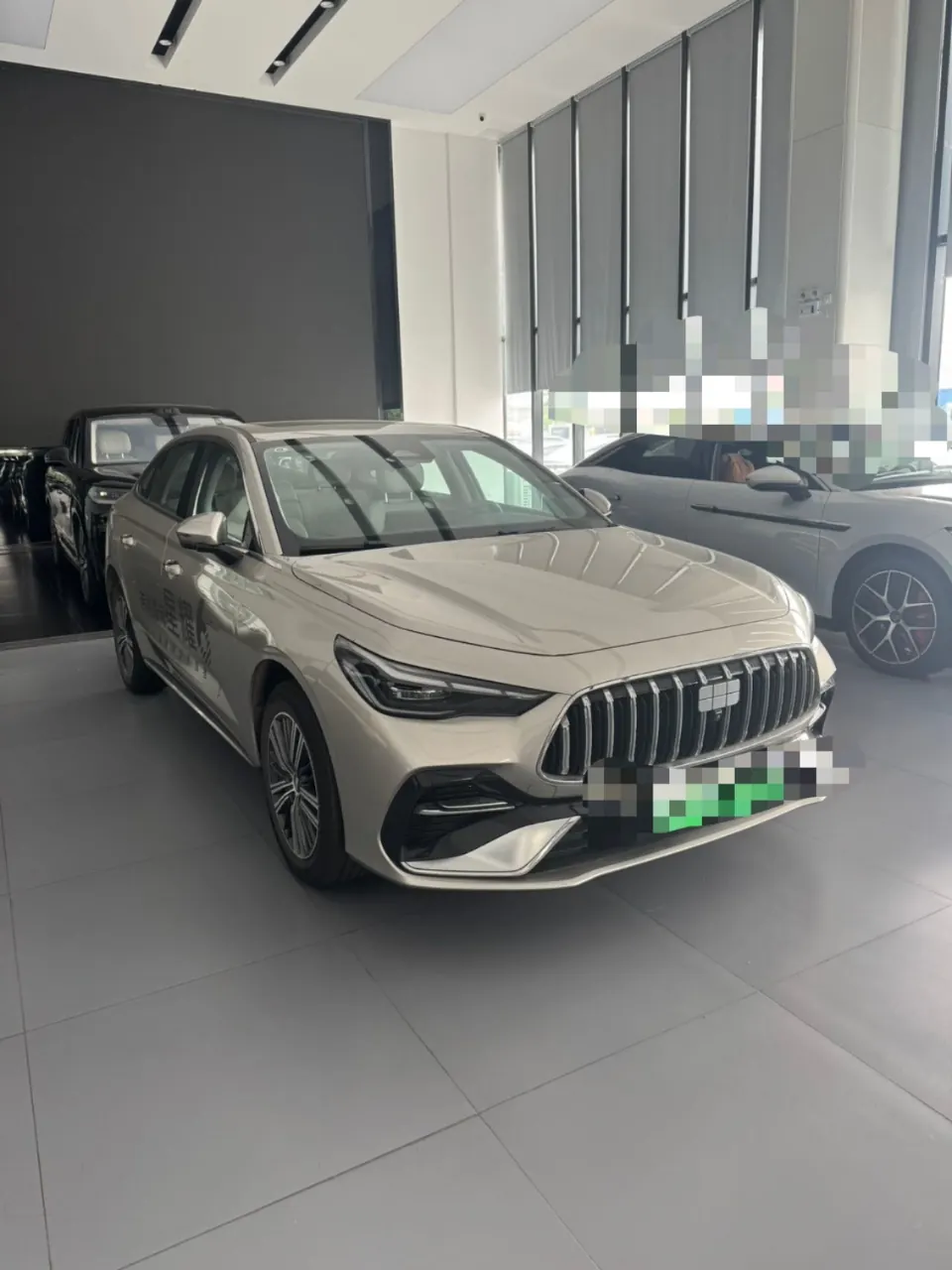 Geely Galaxy 2025 xingyao 6 EM-i 1.5 125km exploration version automatic gear 2