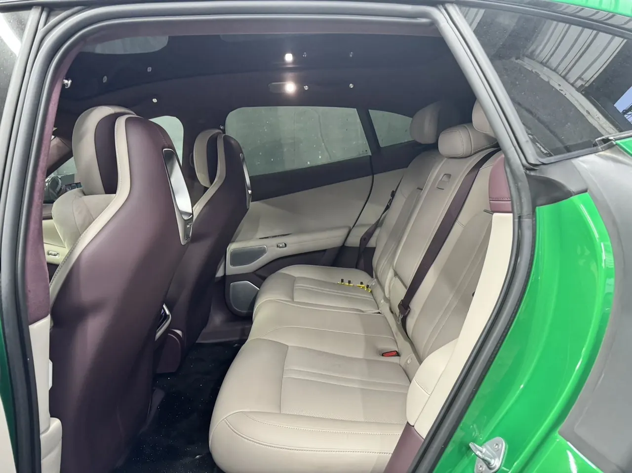 MI 2025 YU7 Long Endurance High Performance Four-wheel Drive Max Edition Automatic Gear 3