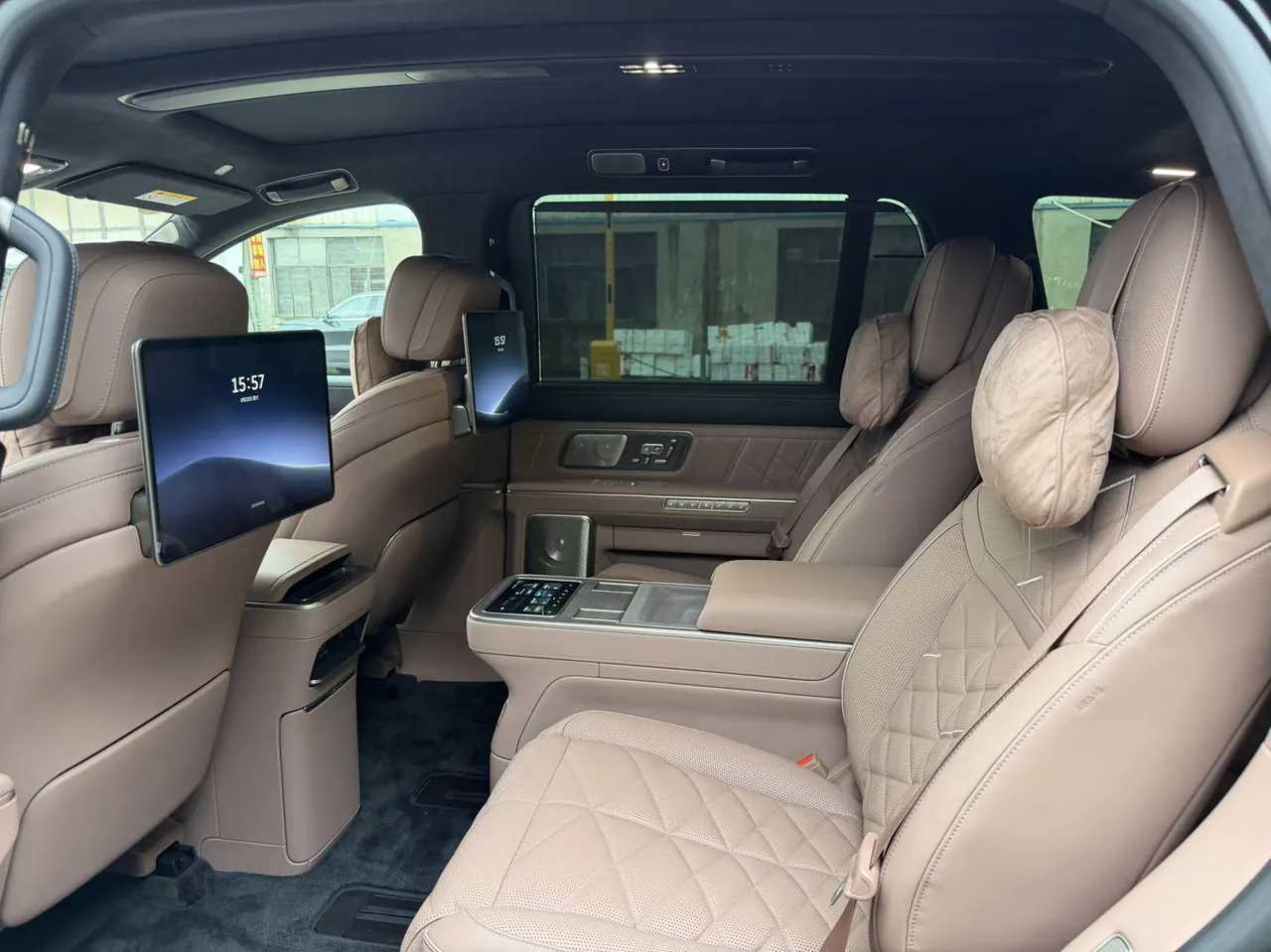 NIO 2026 ES 9 102kWh Executive Island Deluxe Automatic Gear 4