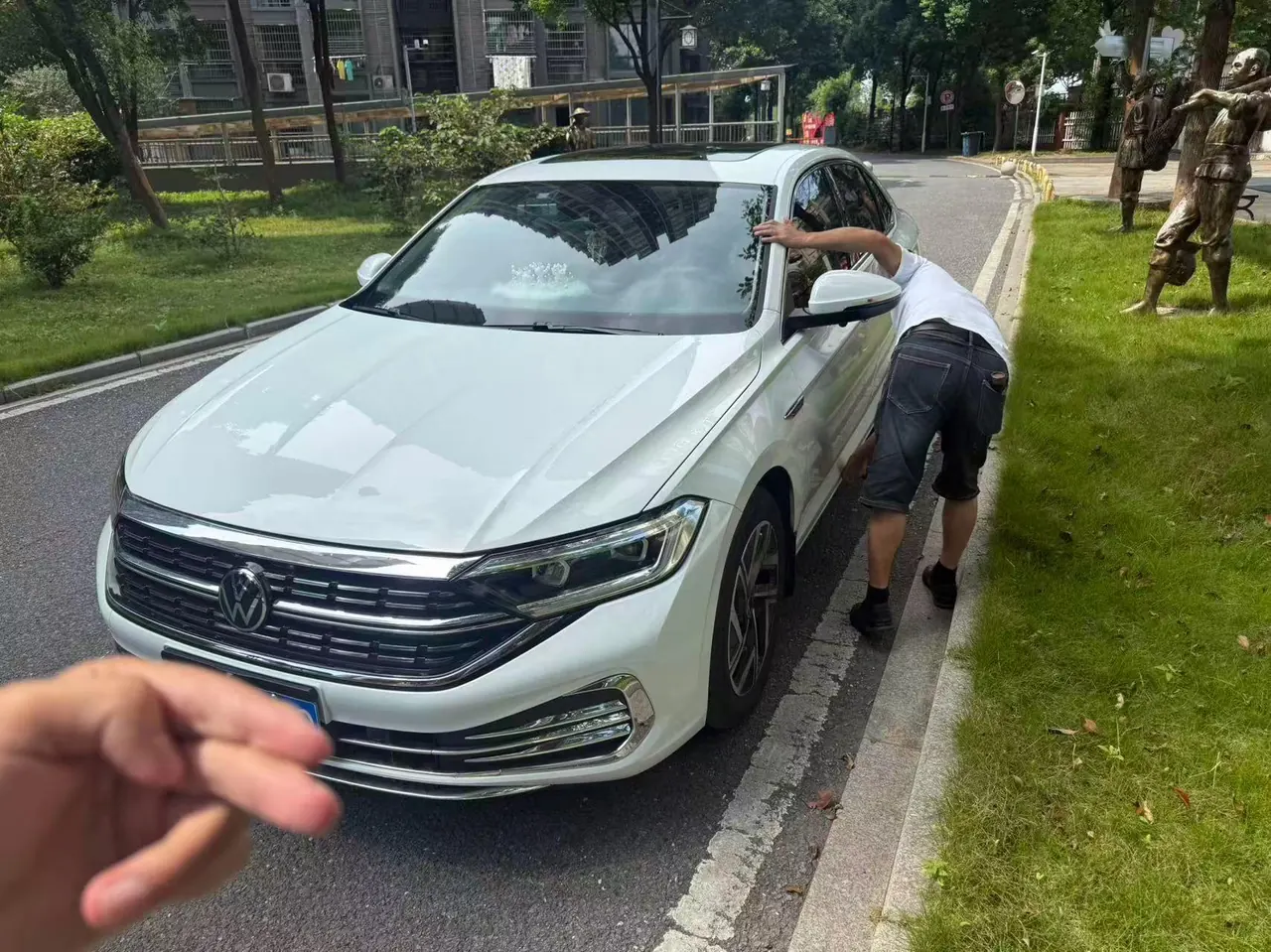打开图片灯箱:Volkswagen 2025 Sagittarius 1.5TSI 300TSI Exceed Edition (Modified) Automatic Gear