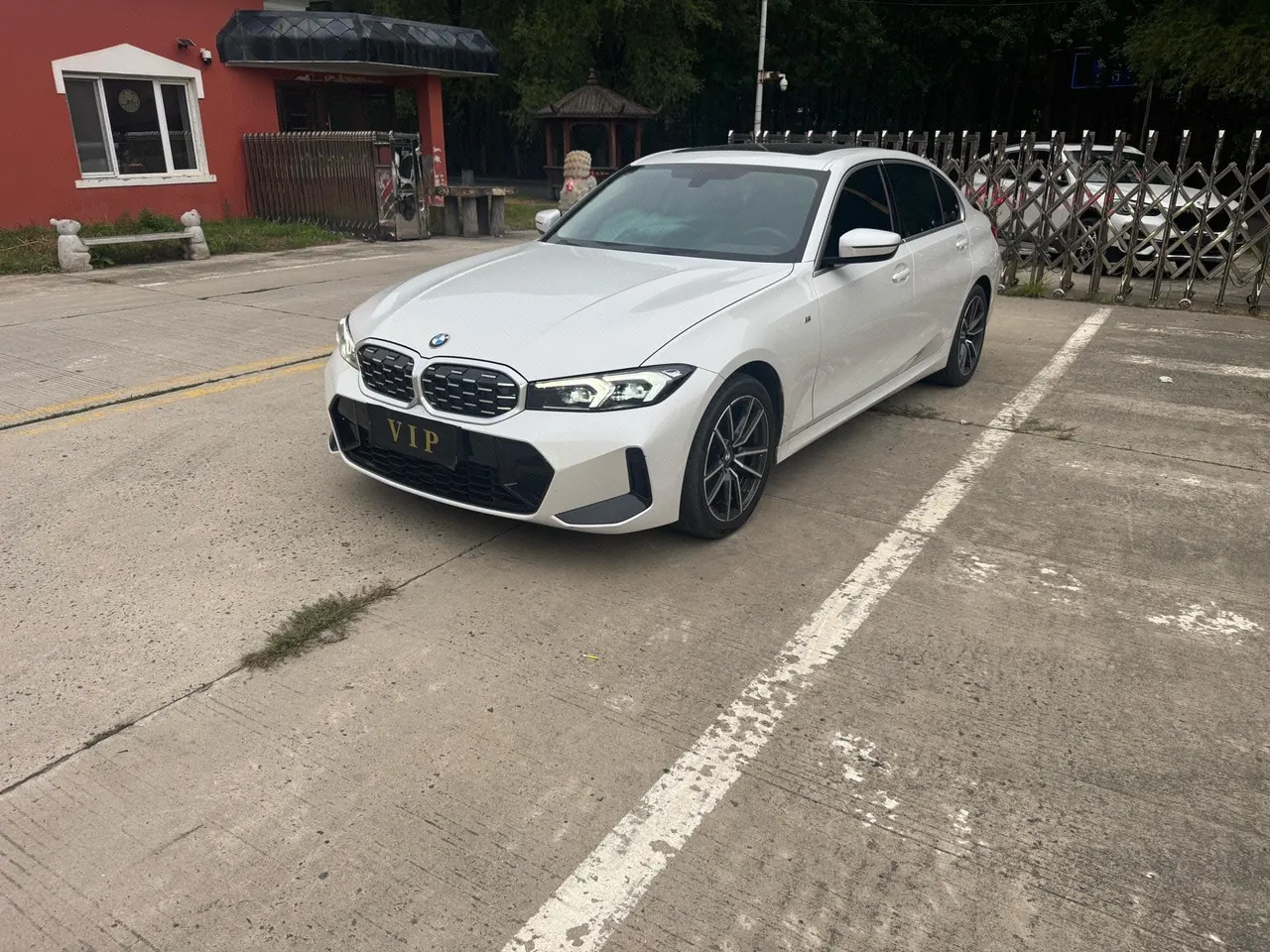 Open image lightbox: BMW 3 Series 2023 320Li 2.0T M Sports Suit Automatic Gear