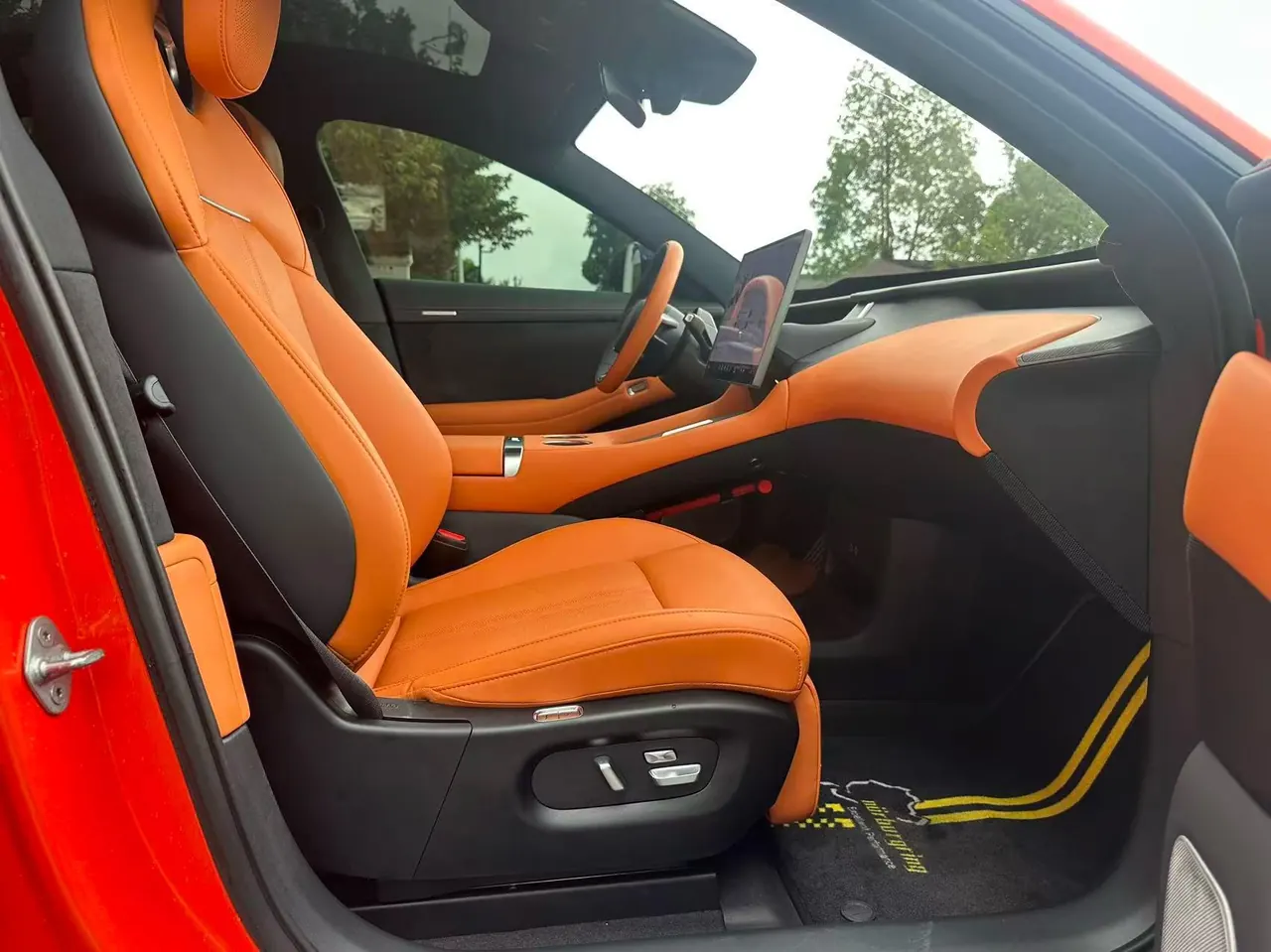 MI 2025 YU7 Long Endurance Four-wheel Drive Pro Edition Automatic Gear 3