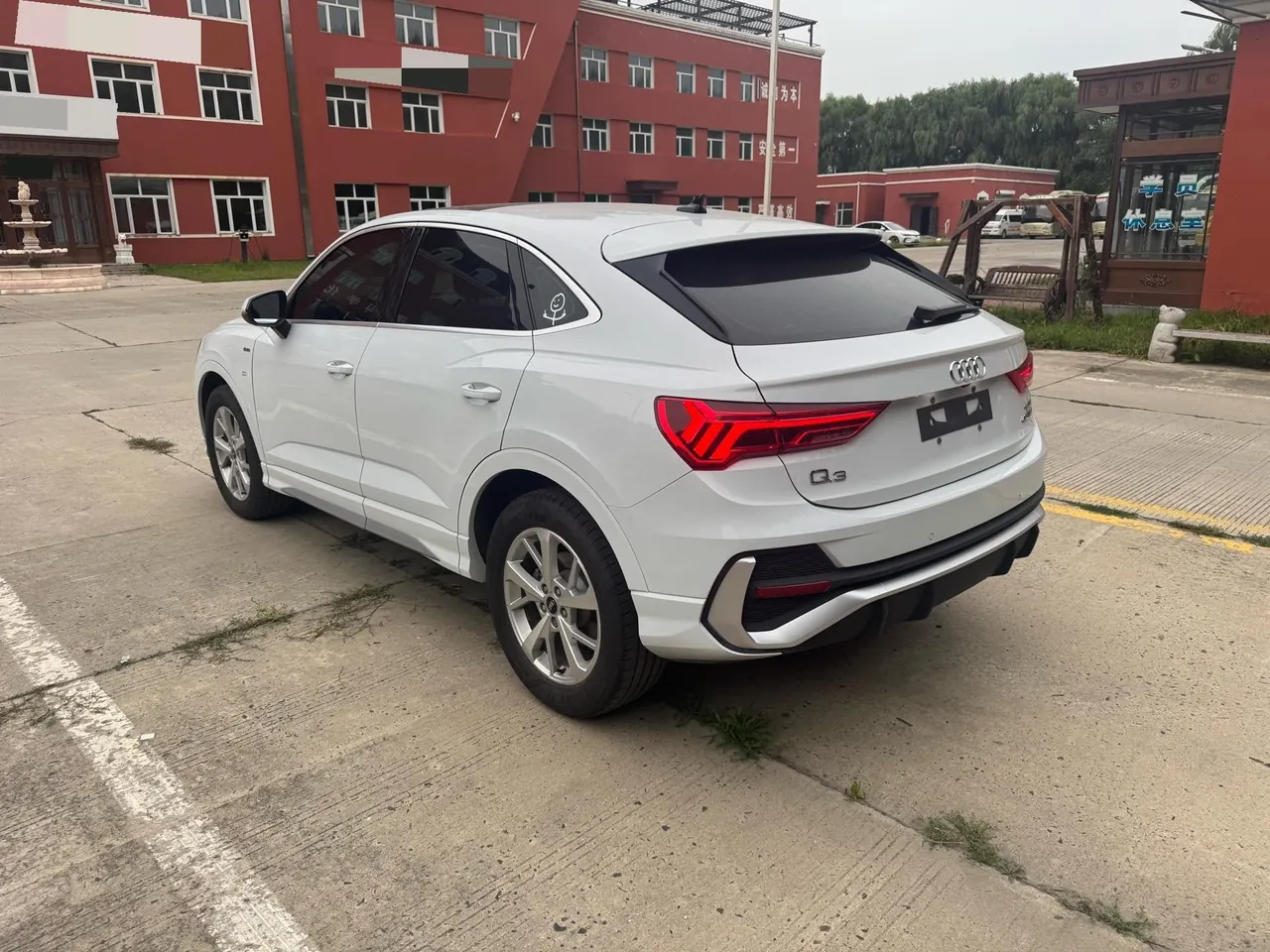 Audi 2023 Q3 Sportback 1.4TFSI 35TFSI aggressive automatic gear 5