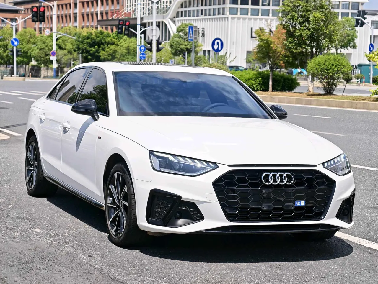 Audi 2023 A4L 2.0TFSI 40TFSI Deluxe Dynamic Automatic 3