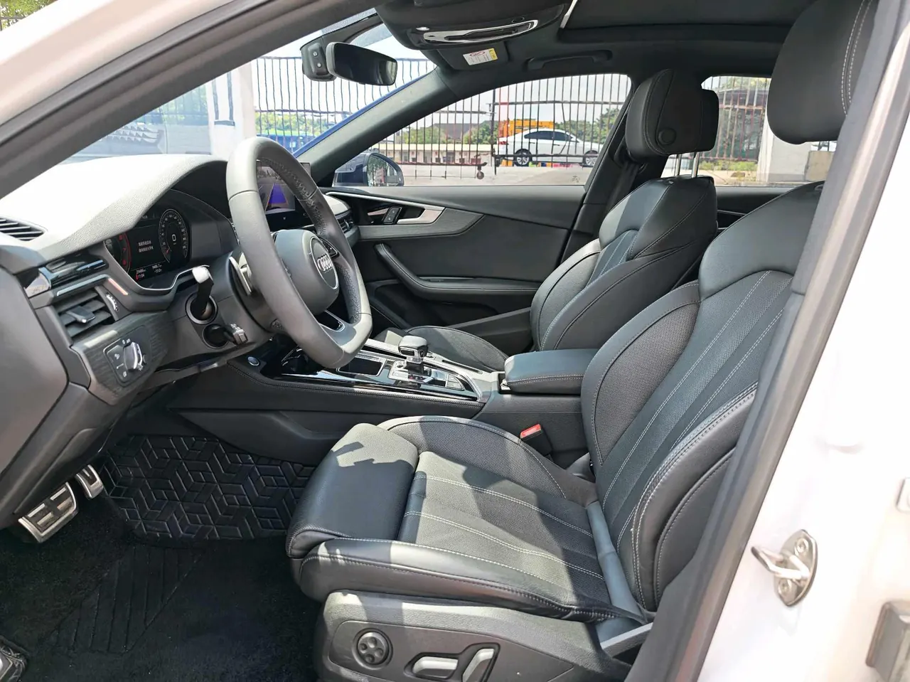 Audi 2023 A4L 2.0TFSI 40TFSI Deluxe Dynamic Automatic 7