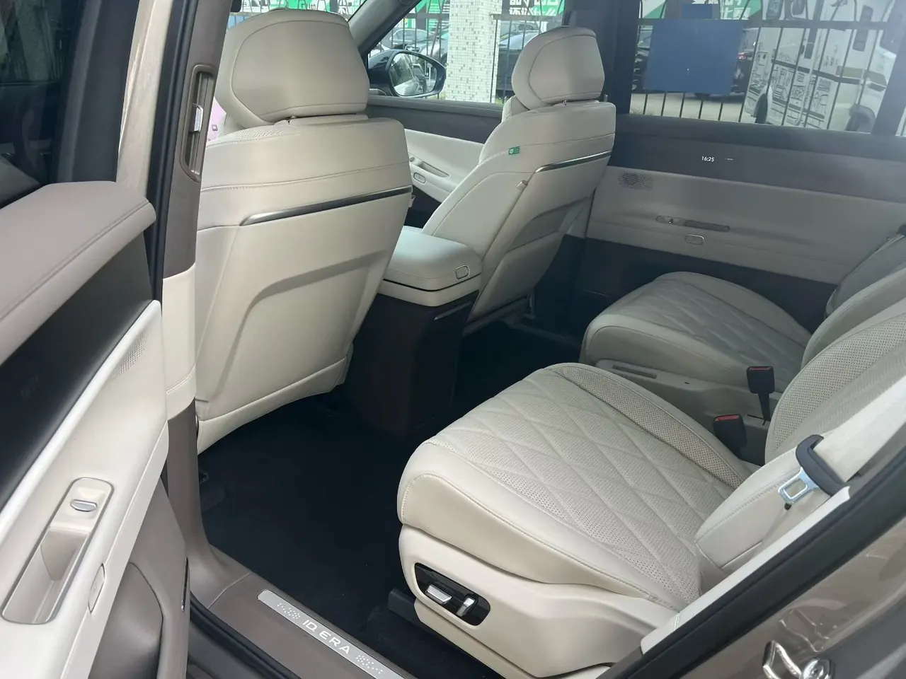 Volkswagen 2026 ID.ERA 9X Ultra 4-wheel drive automatic gear 3