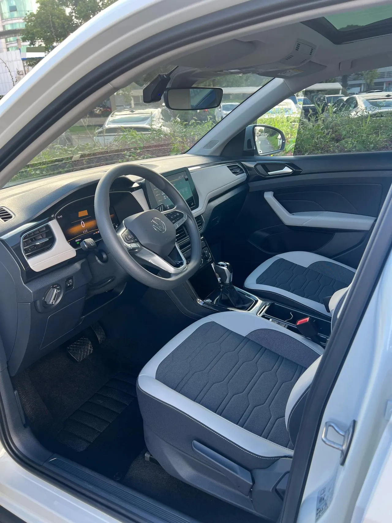 Volkswagen 2026 Tuyue Xinrui 1.5TSI 300TSI Sharp Edition Automatic Gear 4