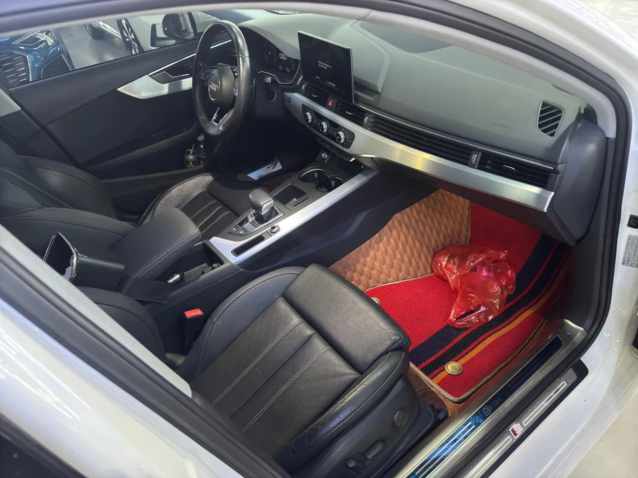 Audi 2020 A4L 2.0TFSI 40TFSI Fashion Dynamic Automatic 8
