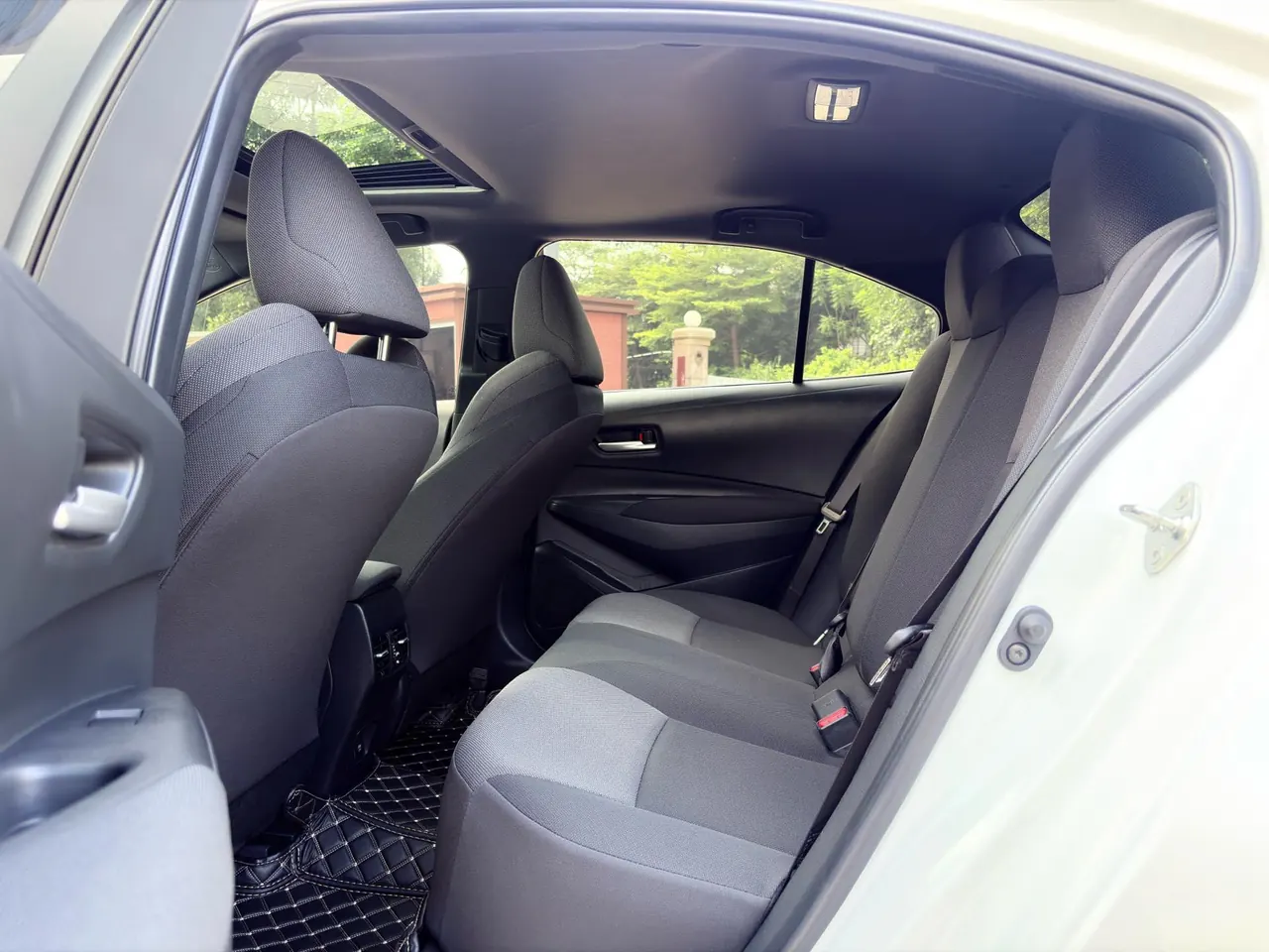Toyota 2021 Lei Ling 1.2T Stepless 185T Deluxe Automatic Gear 2