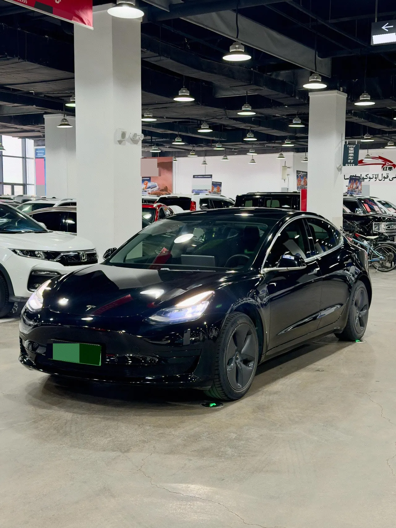 Open image lightbox: Tesla 2020 Model 3 Standard Endurance Rear Drive Upgraded Automatic Gear