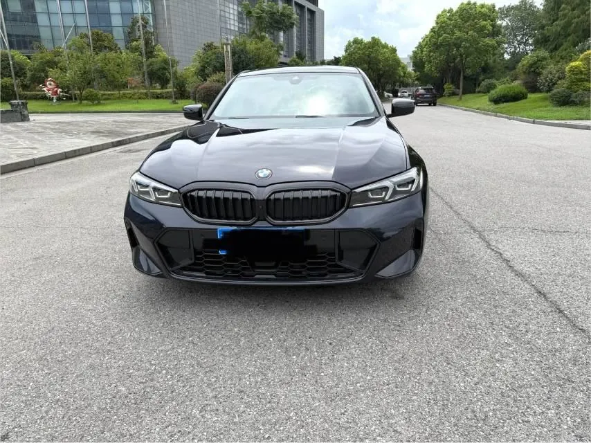 BMW 3 Series 2026 330Li 2.0T M Sports Obsidian Night Suit Automatic Gear 2