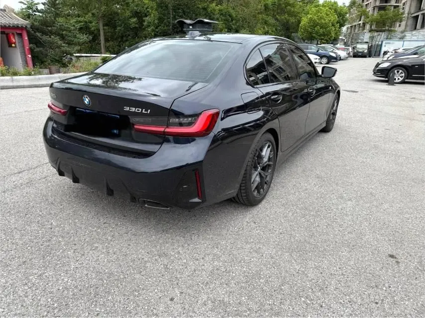 BMW 3 Series 2026 330Li 2.0T M Sports Obsidian Night Suit Automatic Gear 3