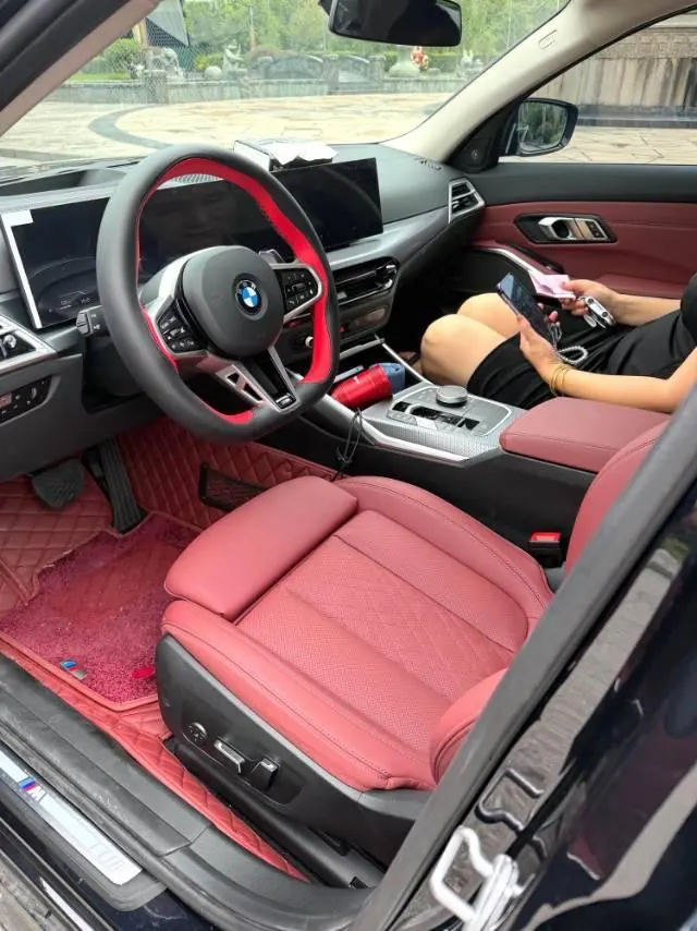 BMW 3 Series 2026 330Li 2.0T M Sports Obsidian Night Suit Automatic Gear 4